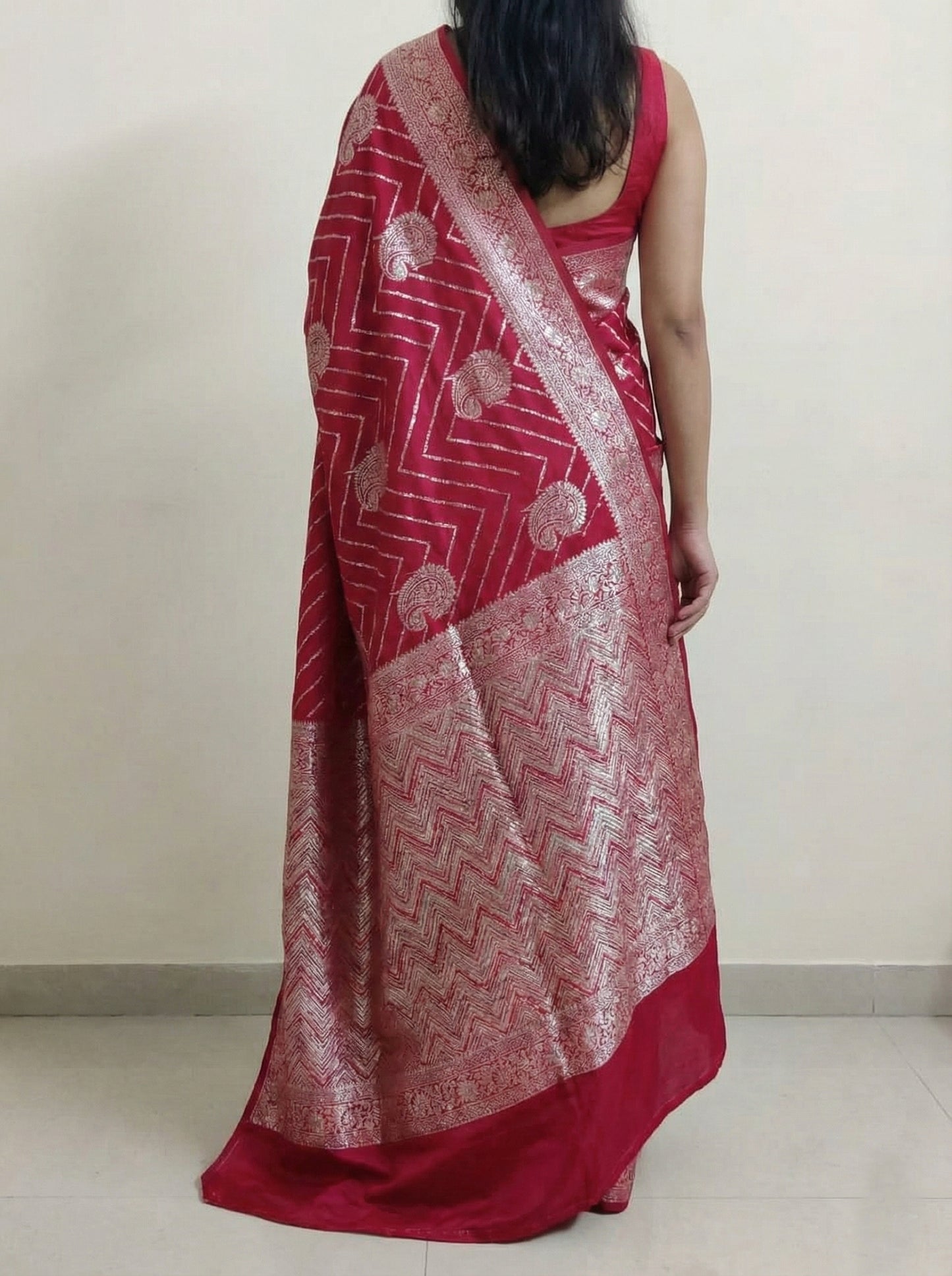 Women's Floral Embroidered Banarasi Silk Saree – Deep Red